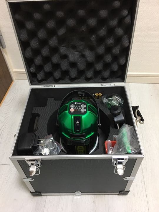 レーザー墨出し機