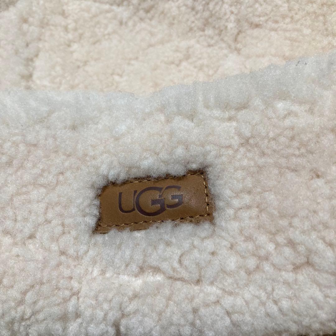 UGG アグ W CURLY SHEEPSKIN CUFF HAT