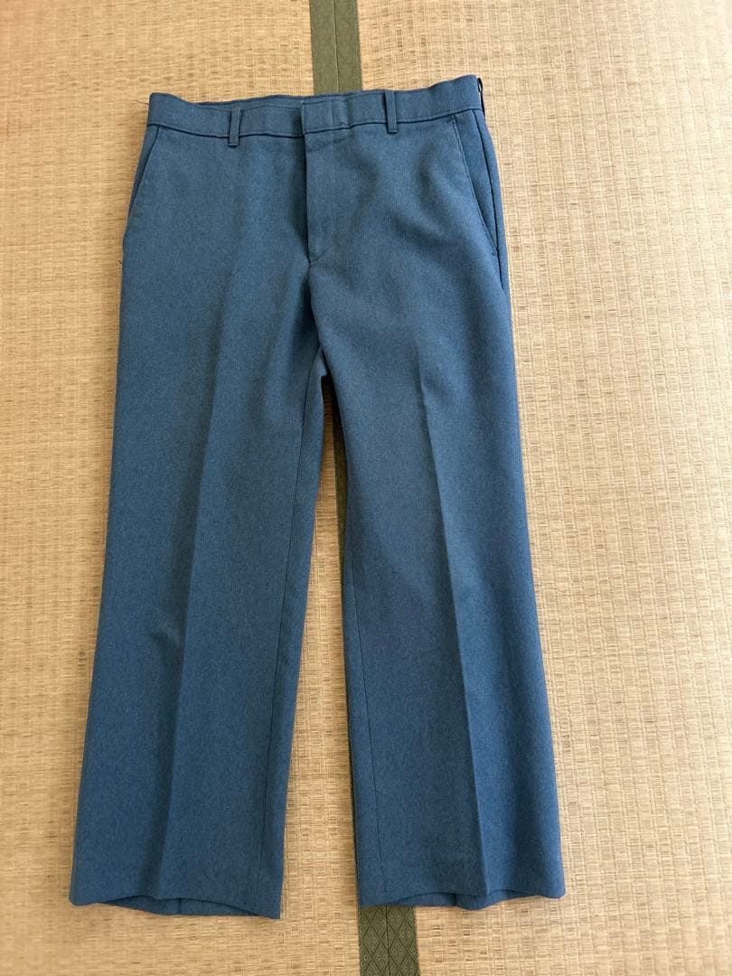 Levi’s アクションスラックス