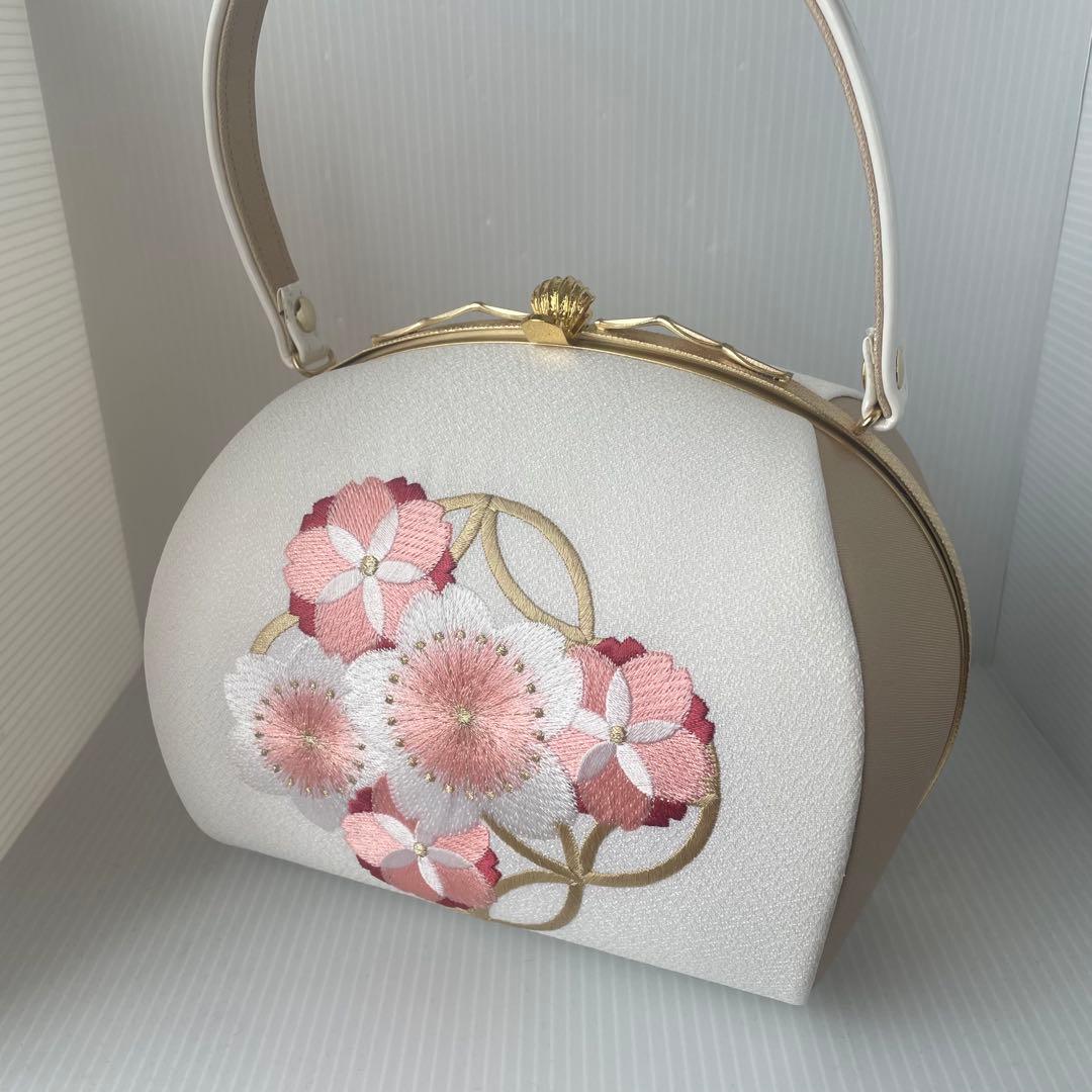 成人式　七宝桜刺繍バック　白　美品