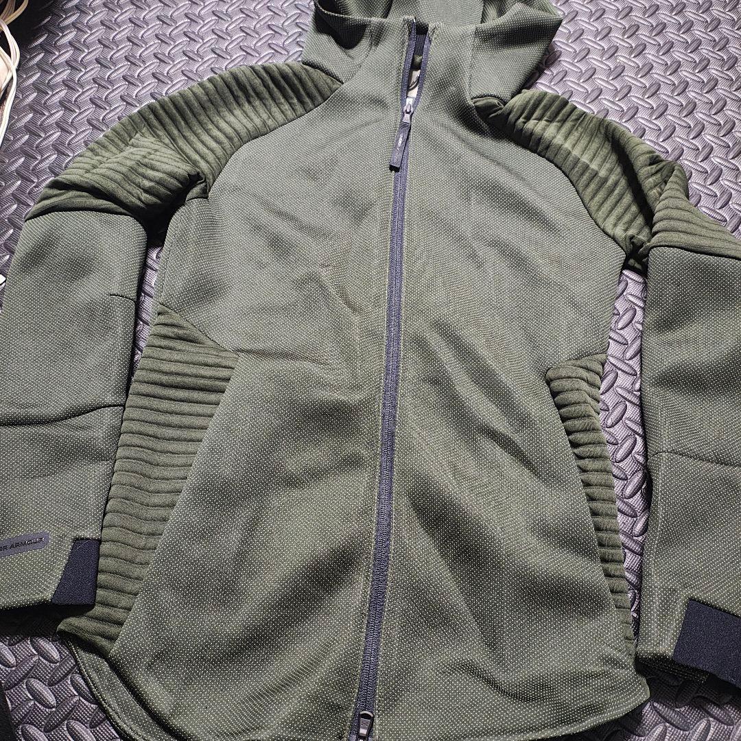 アンダーアーマー　ジャージ　セットアップ　グリーン　SMサイズ