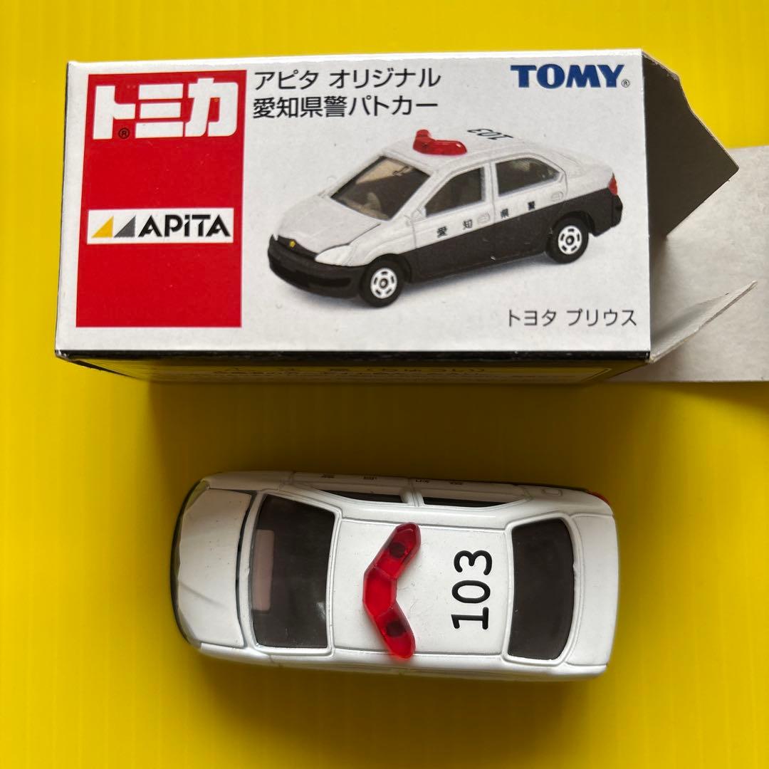 アピタユニーピアゴ　トミカ　パトカー6台