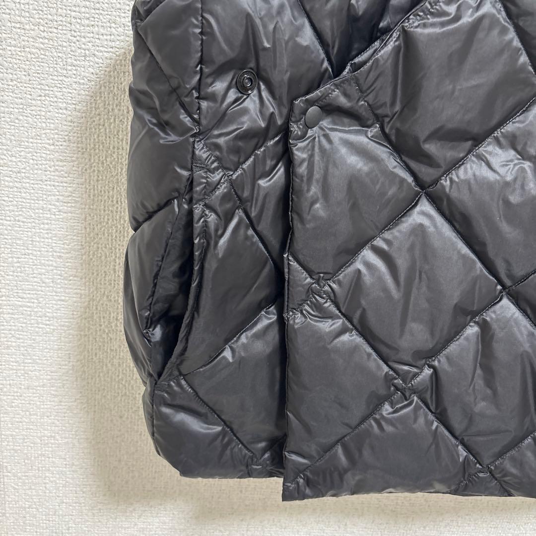 REMI RELIEF 黒ダウンベスト