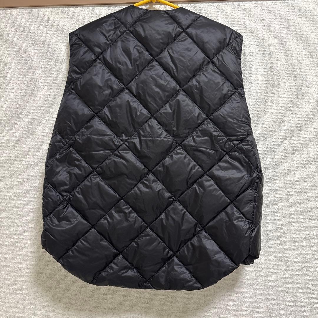 REMI RELIEF 黒ダウンベスト