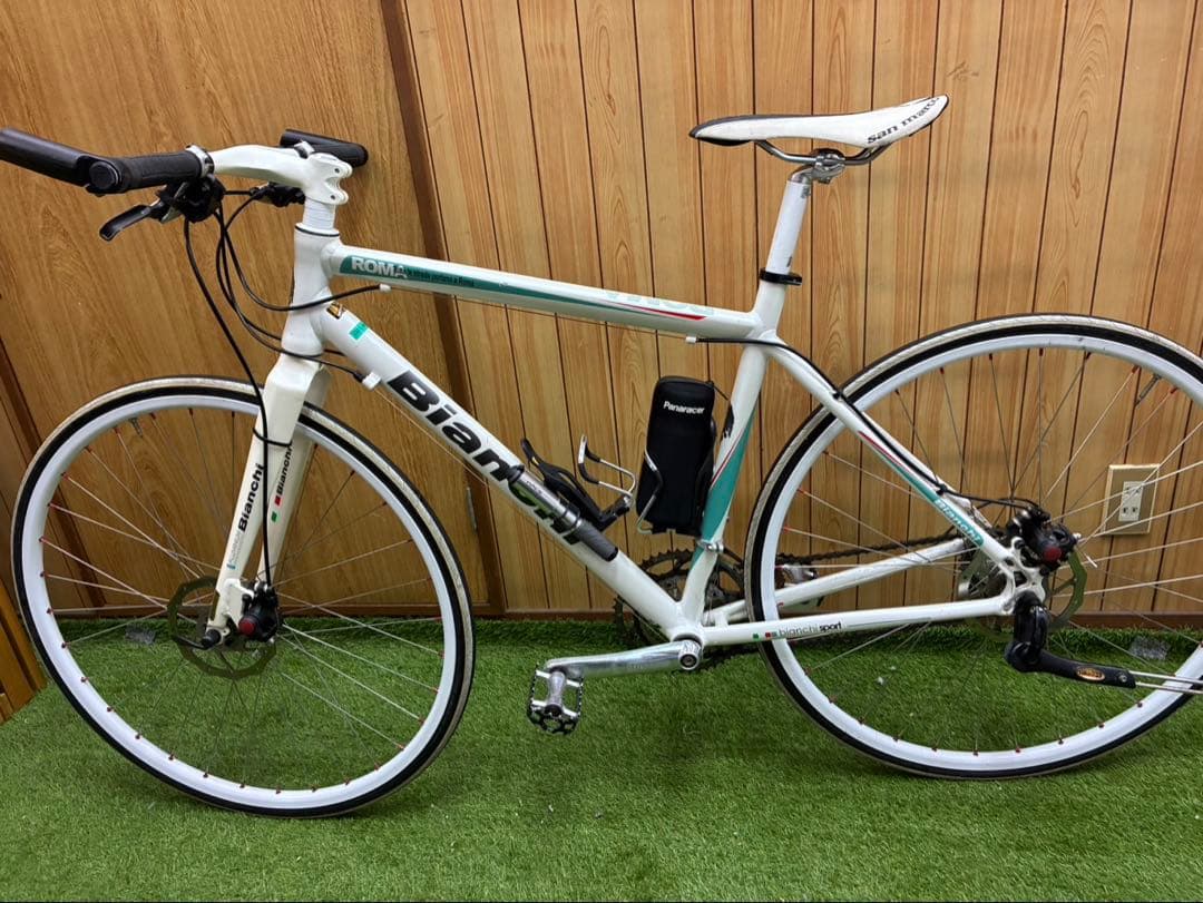 Bianchi ROMA クロスバイク700×28C18段変速 Tiagra搭載