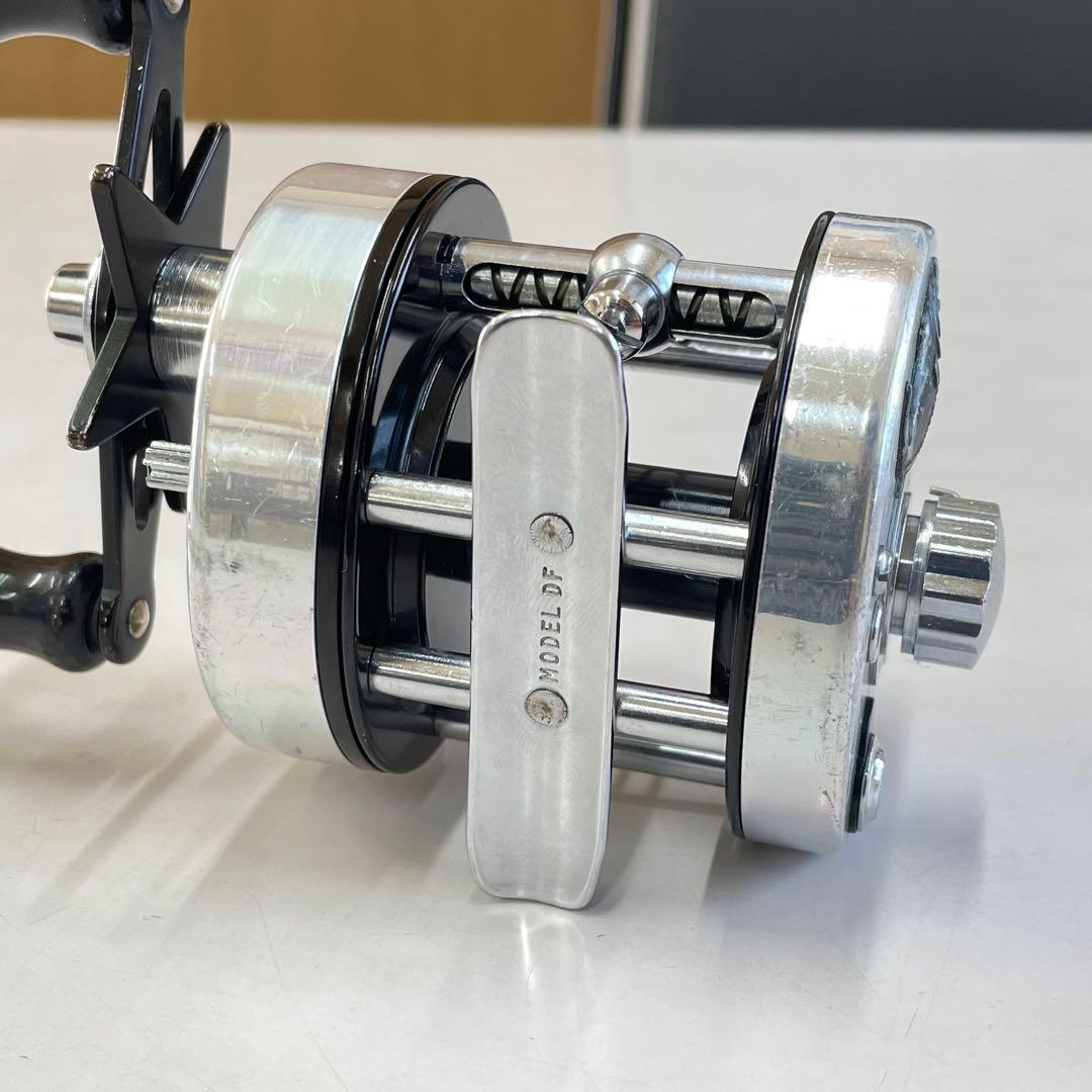 PFLUEGER 2800 ②