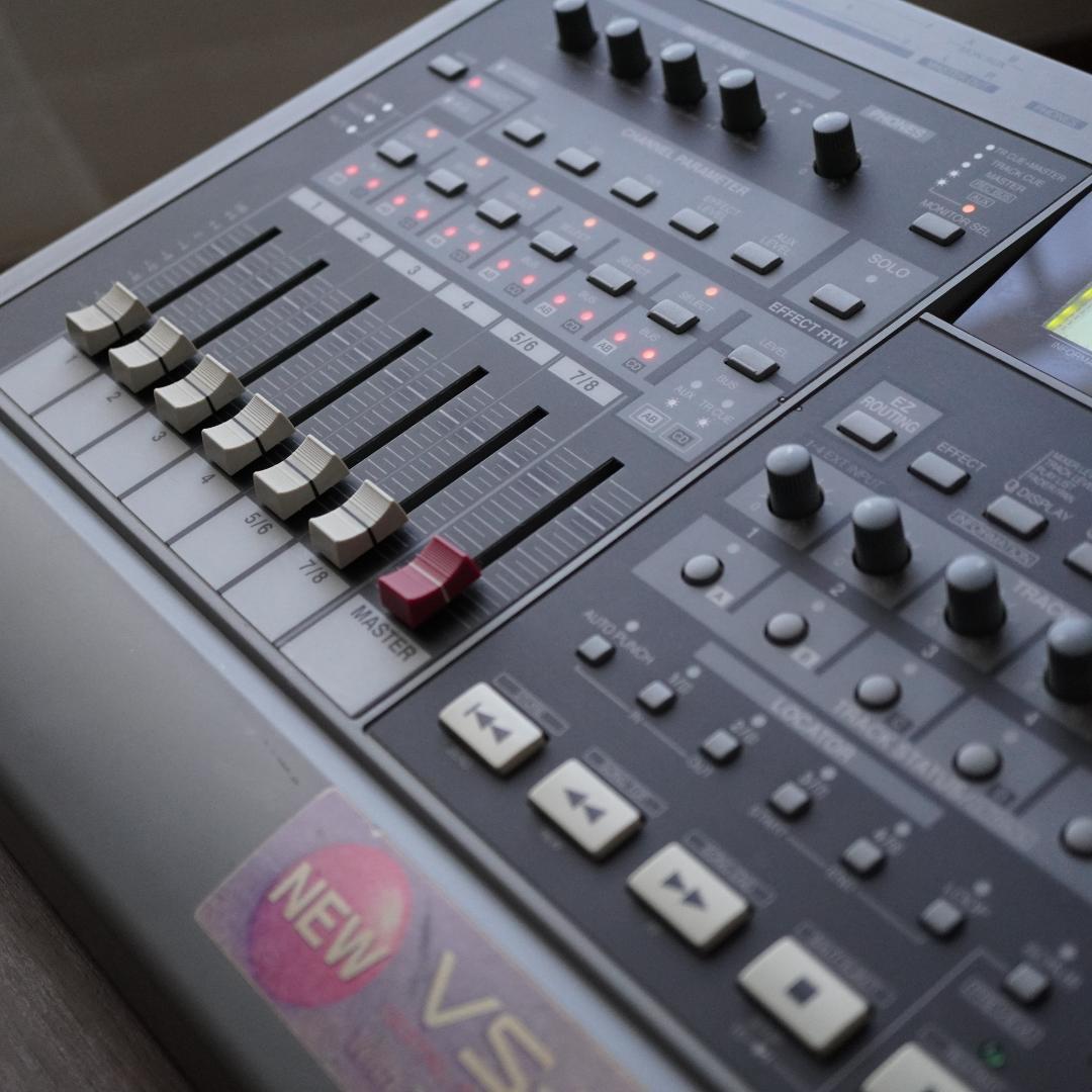 Roland VS-840EX (+CFディスクドライブ)