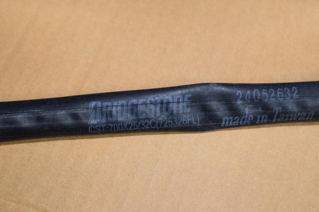 BRIDGESTONE R1X 700×25Cクリンチャータイヤ中古品　送料込み