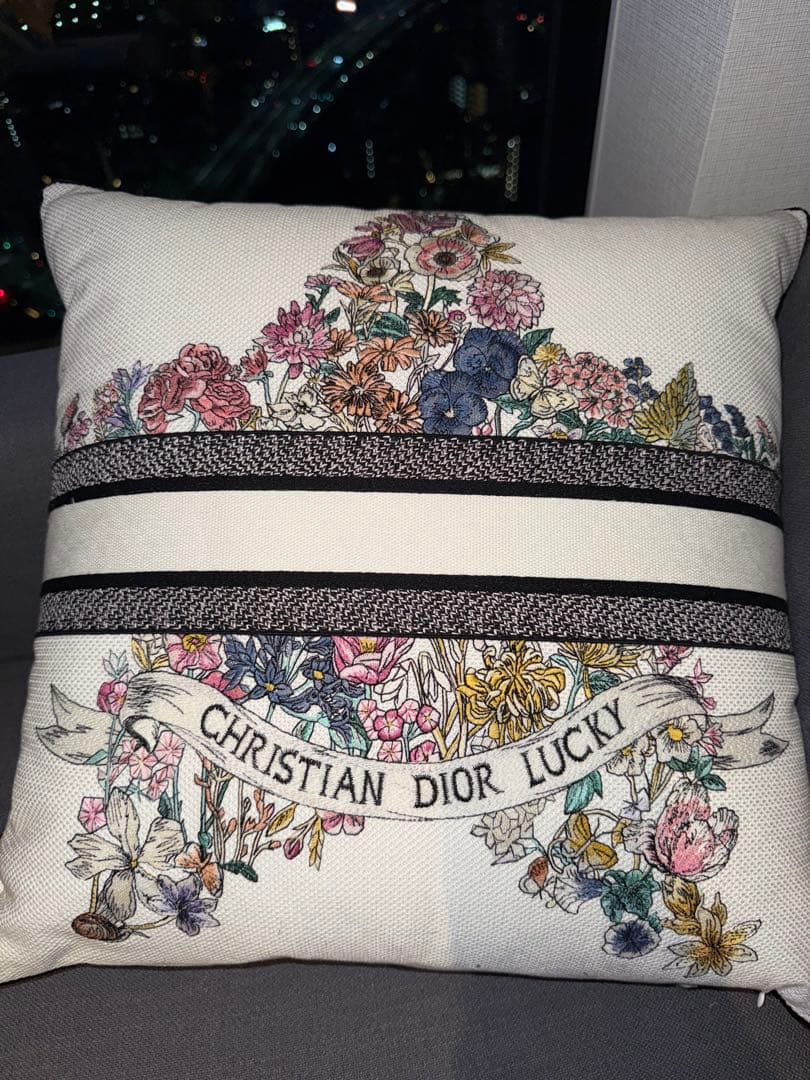 CHRISTIAN DIOR 花柄クッションカバー
