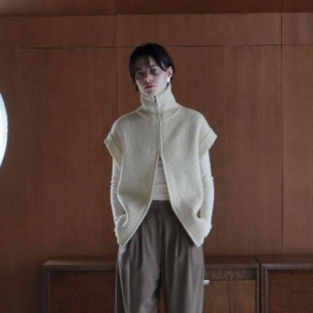 【美品】CLANE ZIP COLLAR KNIT VEST-ivory