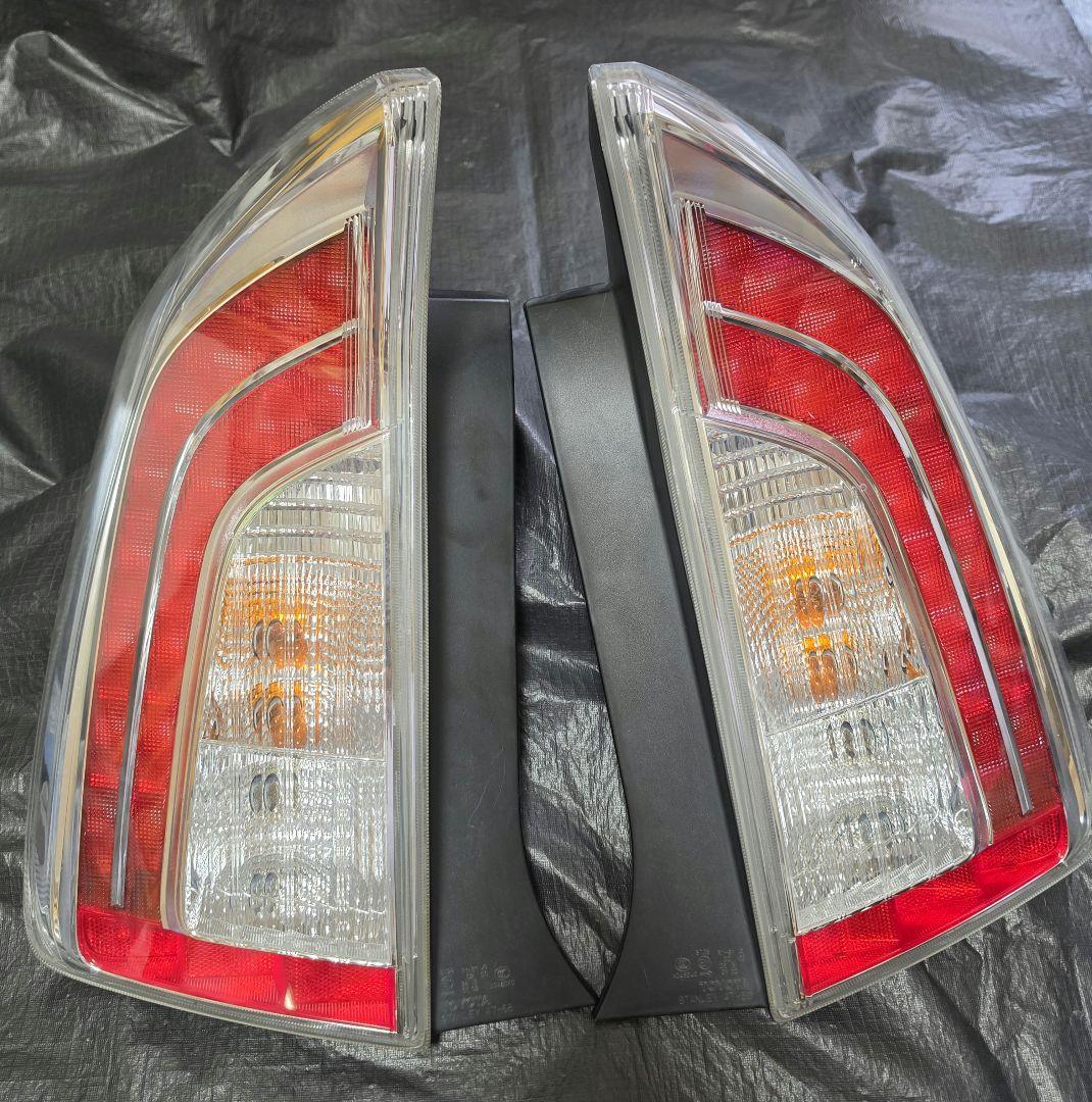 【美品】ZVW30 プリウス30 全灯化済テールランプ 左右セット